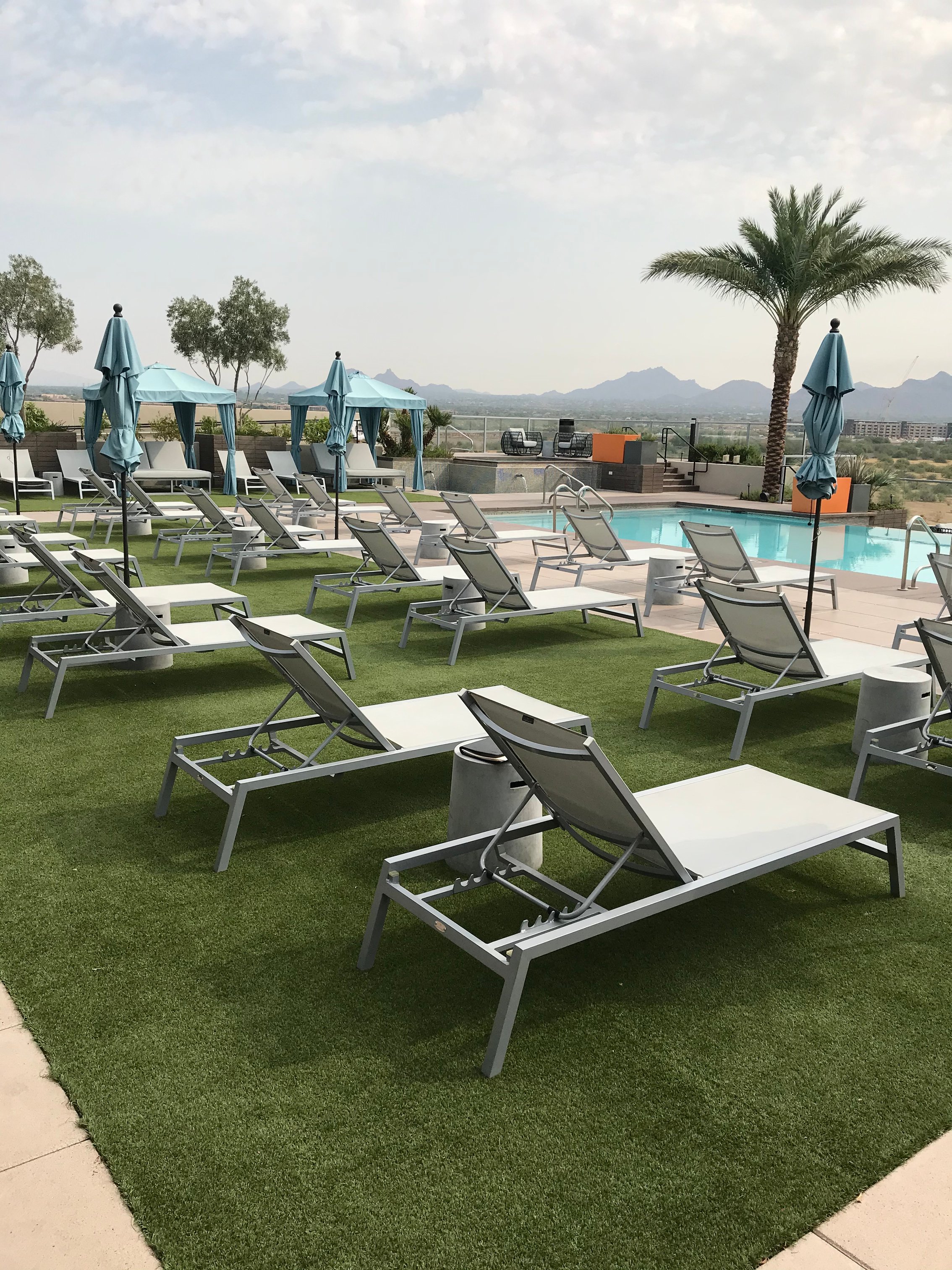 Hospitality-rooftop-pool